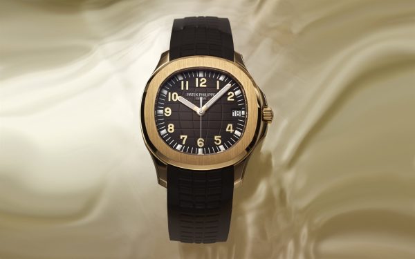 Patek Philippe Aquanaut Date, Sweep Seconds Watch, 18k Rose Gold 40,8mm, Ref# 5167R-001